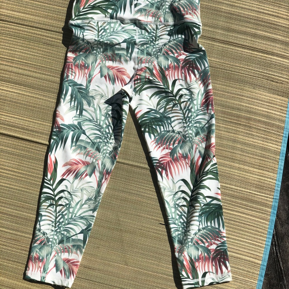 Beast Mode Tropical print Leggings size small